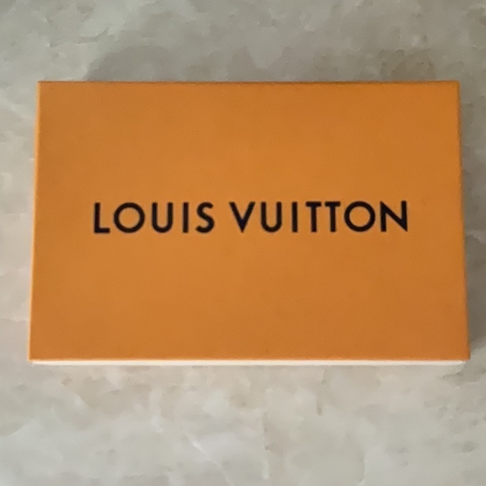 Louis Vuitton l BOX